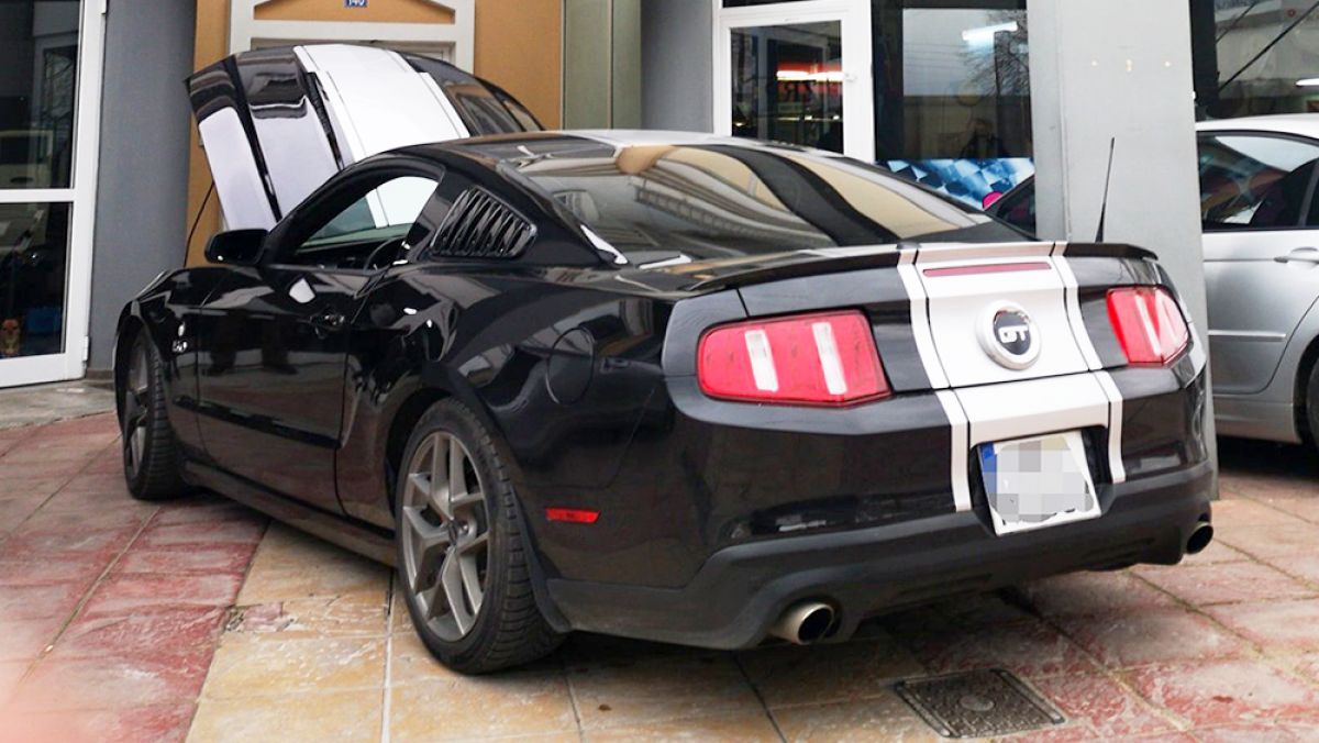 FORD MUSTANG GT 5L
